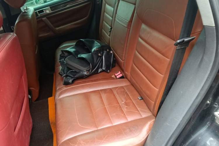 Used Volkswagen Touareg 2010 3.6 Limited Comfort Edition Left Rear Seat