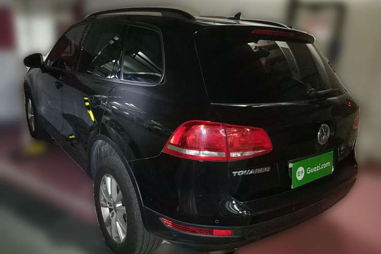 Used Volkswagen Touareg 2010 3.6 Limited Top-Trim Version Rear Left 45 Deg
