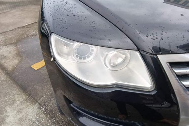 Used Volkswagen Touareg 2010 3.6 Limited Comfort Edition Right Front Headlight