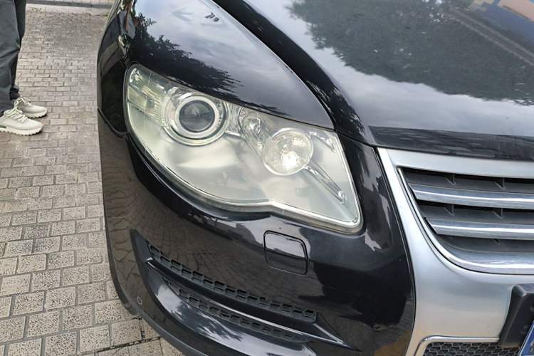 Used Volkswagen Touareg 2010 3.6 Limited Luxury Edition Right Front Headlight