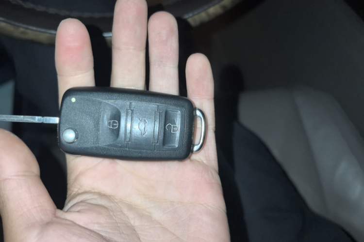 Used Volkswagen Touareg 2010 3.6 Limited Top-Trim Version Vehicle Key