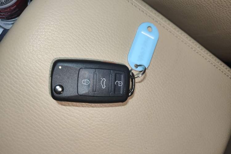 Used Volkswagen Touareg 2010 3.6 Limited Luxury Edition Vehicle Key