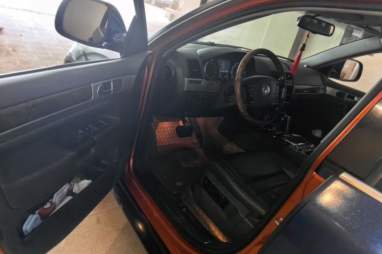 Used Volkswagen Touareg 2010 3.6 Limited Top-Trim Version Driver Seat