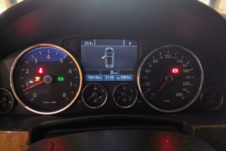 Used Volkswagen Touareg 2010 3.6 Limited Top-Trim Version Instrument Cluster