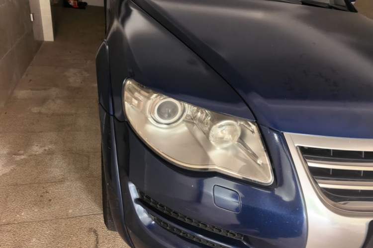 Used Volkswagen Touareg 2010 3.6 Limited Top-Trim Version Right Front Headlight