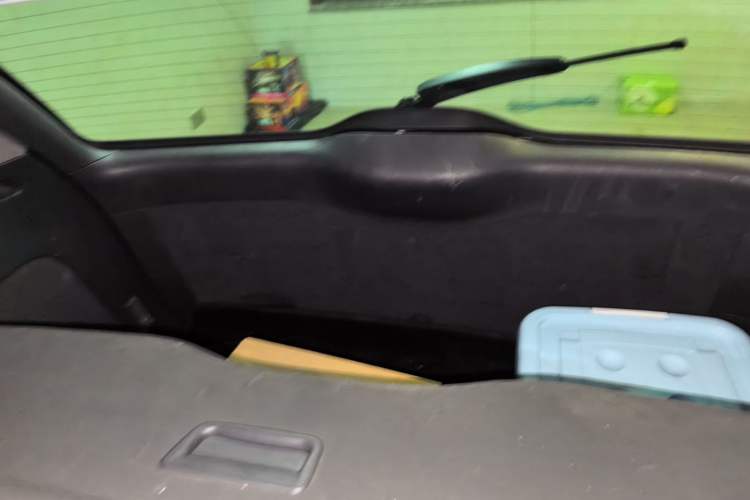 Used Volkswagen Touareg 2010 3.6 Limited Top-Trim Version Trunk