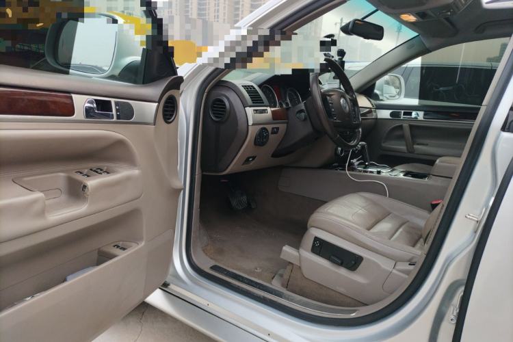 Used Volkswagen Touareg 2010 3.6 Limited Comfort Edition Driver Seat