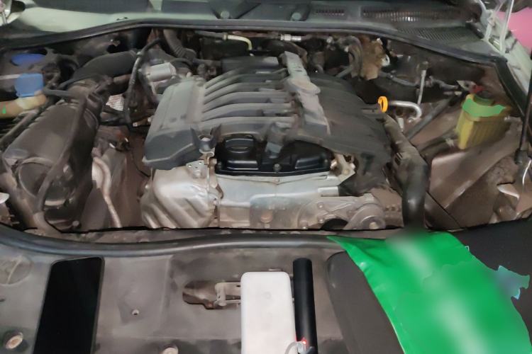 Used Volkswagen Touareg 2010 3.6 Limited Luxury Edition Engine Bay
