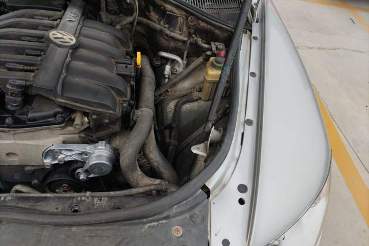 Used Volkswagen Touareg 2010 3.6 Limited Comfort Edition Engine Bay Left