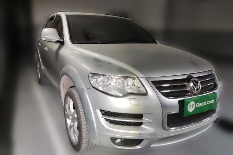 Used Volkswagen Touareg 2010 3.6 Limited Luxury Edition Front Right 45 Deg