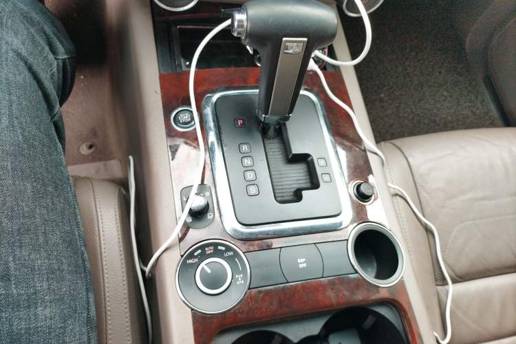 Used Volkswagen Touareg 2010 3.6 Limited Comfort Edition Gear Lever