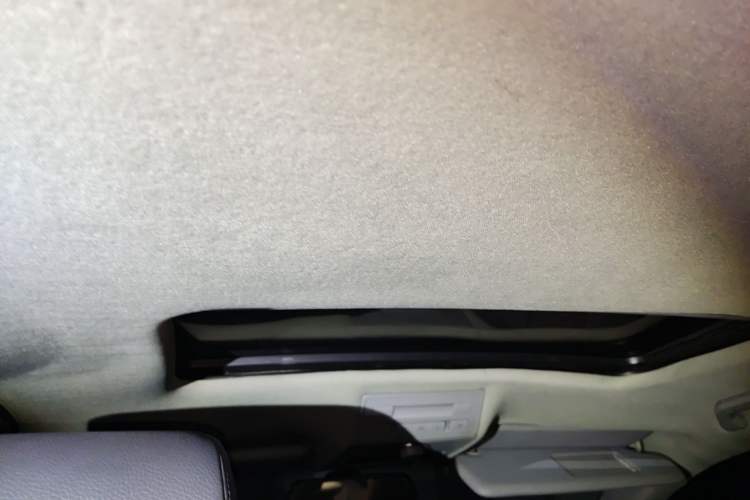Used Volkswagen Touareg 2010 3.6 Limited Luxury Edition Headliner