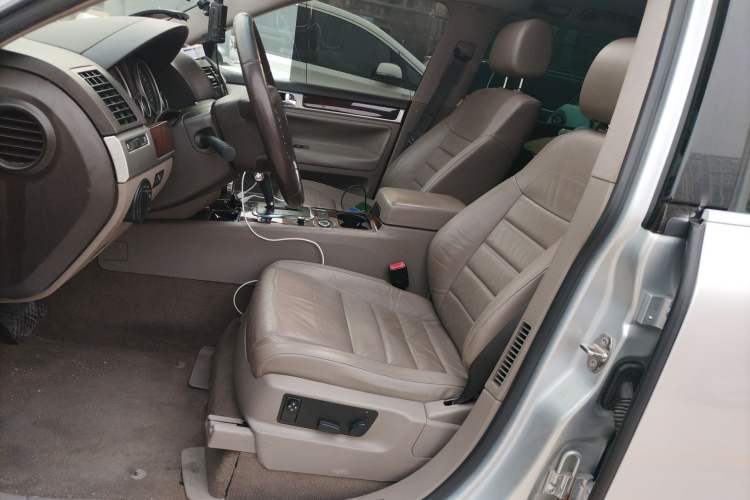 Used Volkswagen Touareg 2010 3.6 Limited Comfort Edition Left Front Seat
