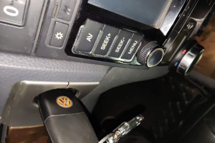 Used Volkswagen Touareg 2010 3.6 Limited Luxury Edition Vehicle Key