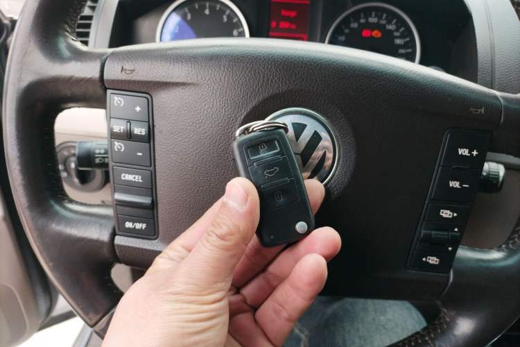 Used Volkswagen Touareg 2010 3.6 Limited Comfort Edition Vehicle Key