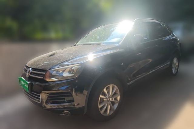 Ojetý Volkswagen Touareg 2011 3.0 TSI High-End Version