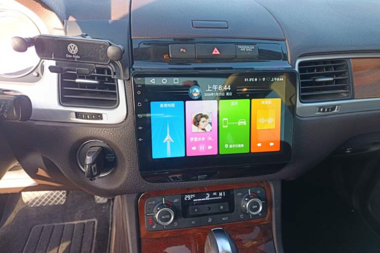 Used Volkswagen Touareg 2011 3.0 TSI Comfort Version Audio And AC Panel