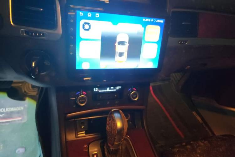Used Volkswagen Touareg 2011 3.0 TSI Standard Version Audio And AC Panel