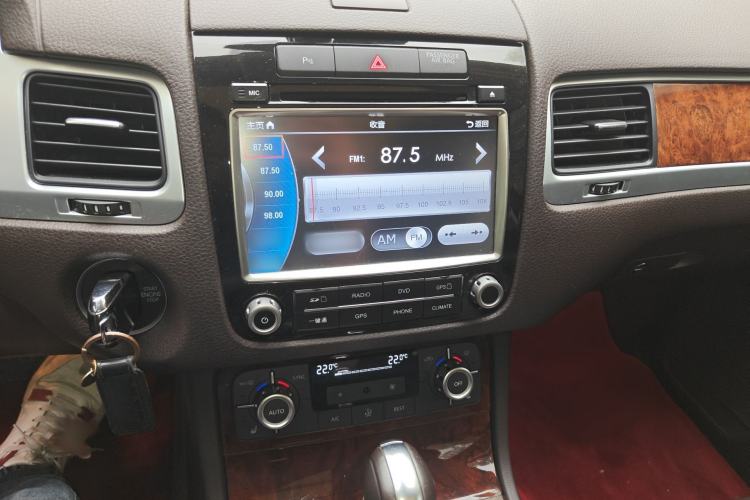 Used Volkswagen Touareg 2011 3.0 TSI Standard Version Audio And AC Panel