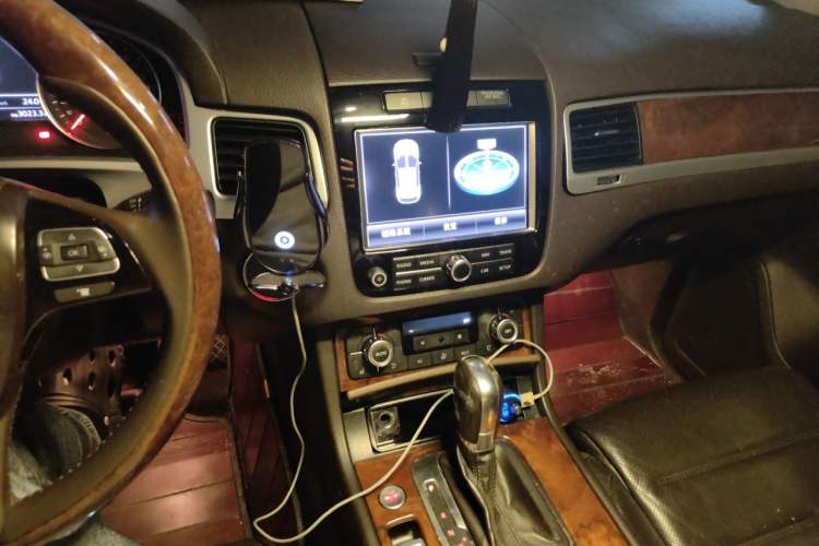 Used Volkswagen Touareg 2011 3.0 TSI Luxury Edition Audio And AC Panel