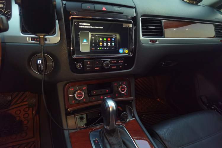 Used Volkswagen Touareg 2011 3.0 TSI Comfort Version Audio And AC Panel