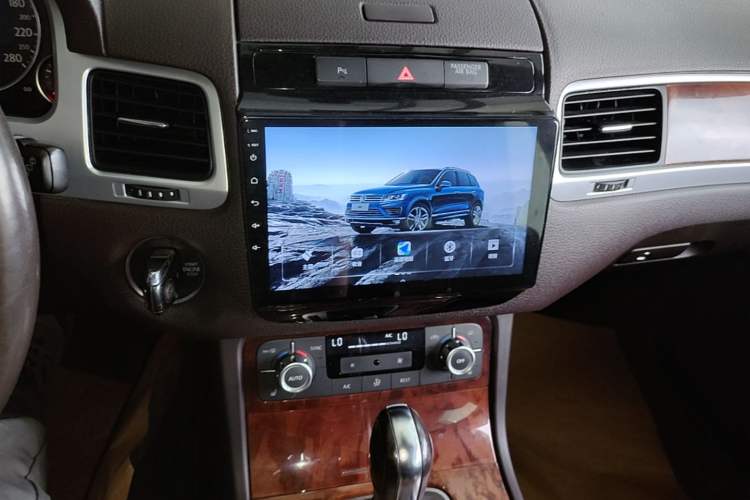 Used Volkswagen Touareg 2011 3.0 TSI Standard Version Audio And AC Panel