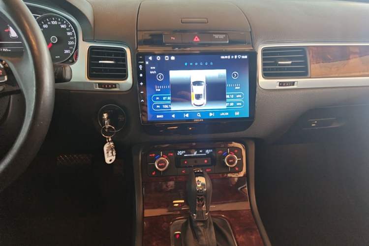 Used Volkswagen Touareg 2011 3.0 TSI Standard Version Audio And AC Panel