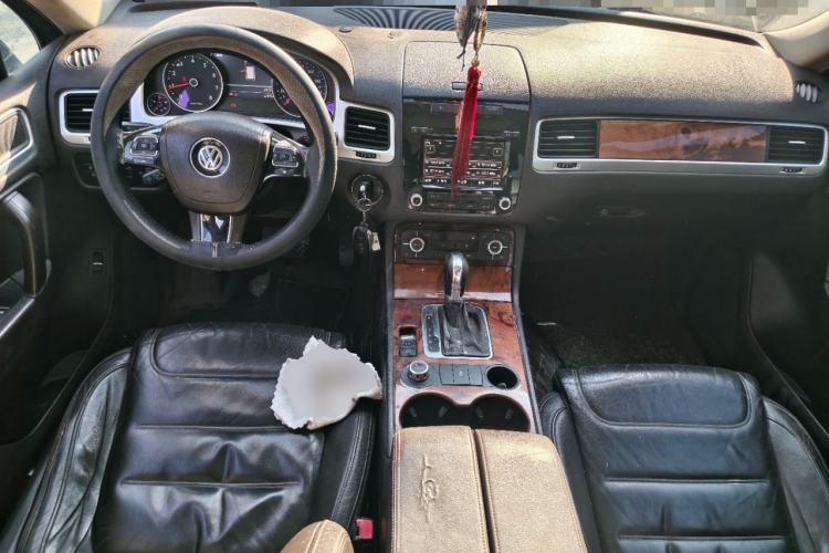 Used Volkswagen Touareg 2011 3.0 TSI Standard Version Center Console