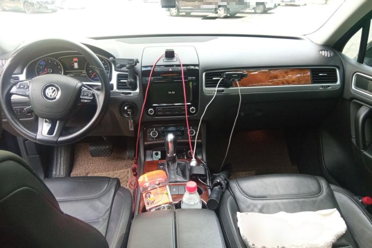 Used Volkswagen Touareg 2011 3.0 TSI Standard Version Center Console