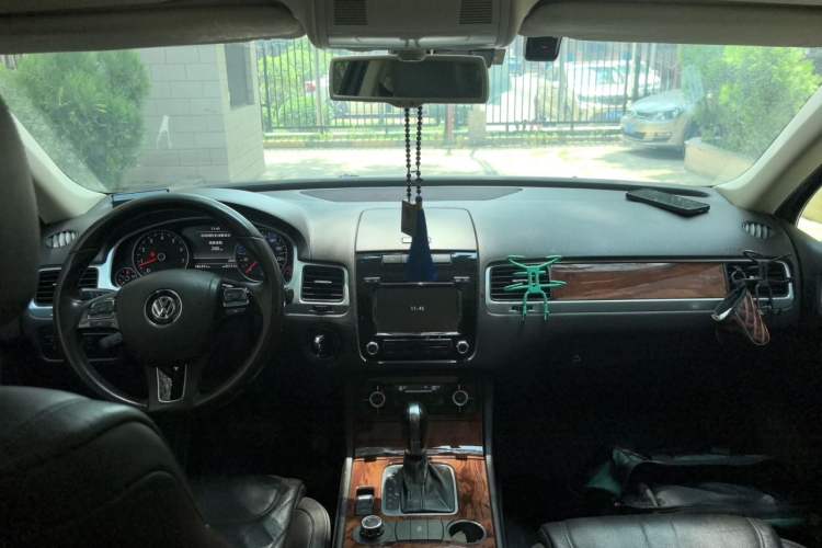 Used Volkswagen Touareg 2011 3.0 TSI Standard Version Center Console