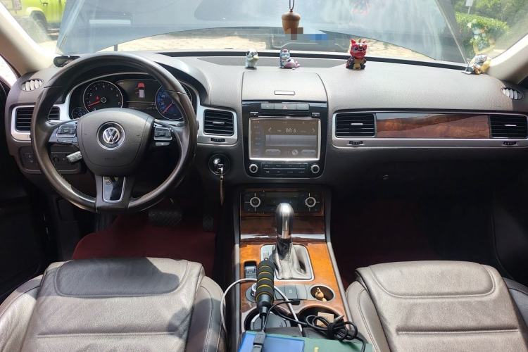 Used Volkswagen Touareg 2011 3.0 TSI Standard Version Center Console
