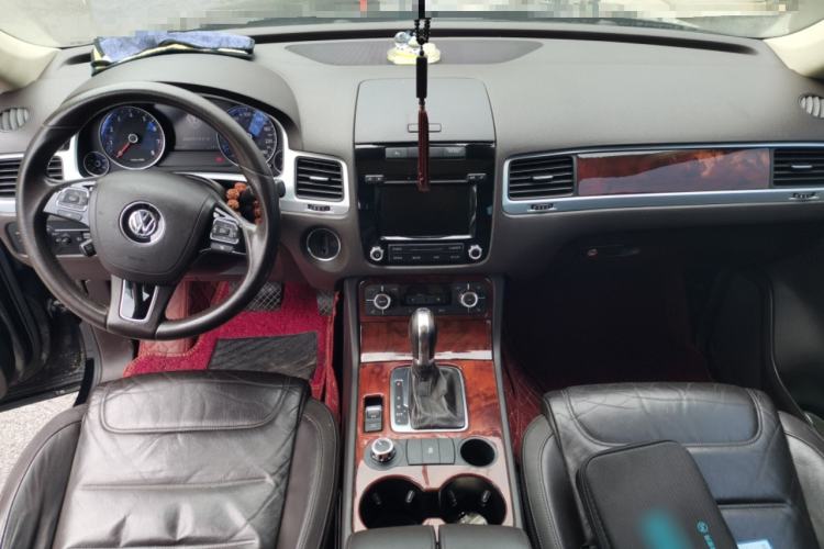 Used Volkswagen Touareg 2011 3.0 TSI Standard Version Center Console