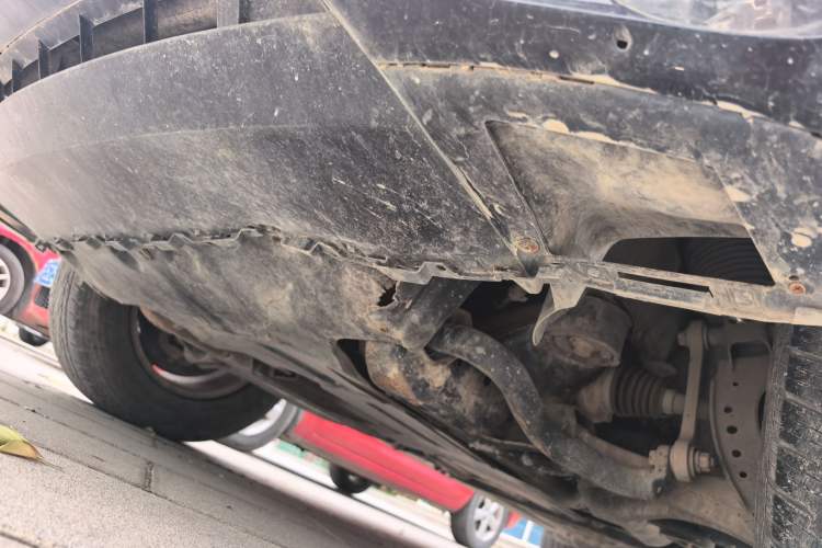 Used Volkswagen Touareg 2011 3.0 TSI Standard Version Chassis Front Left