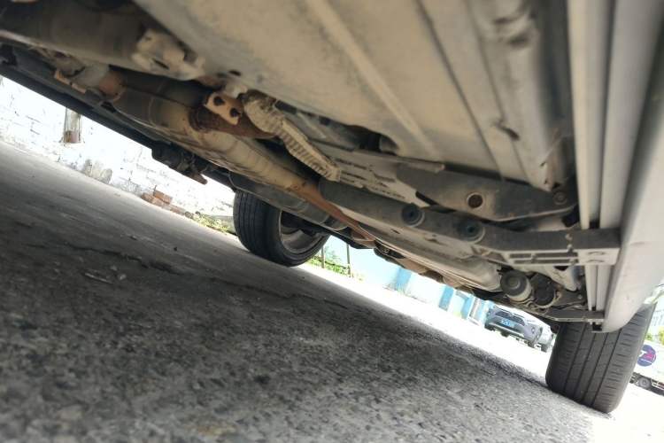 Used Volkswagen Touareg 2011 3.0 TSI Comfort Version Chassis Front Left