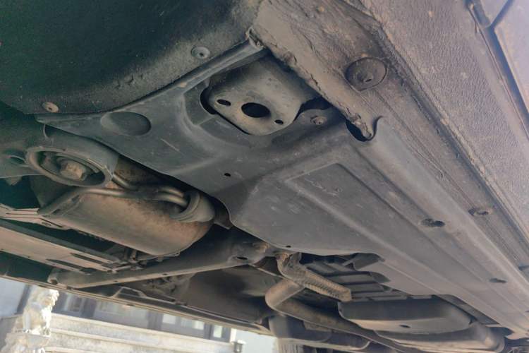 Used Volkswagen Touareg 2011 3.0 TDI Diesel Comfort Version Chassis Front Left