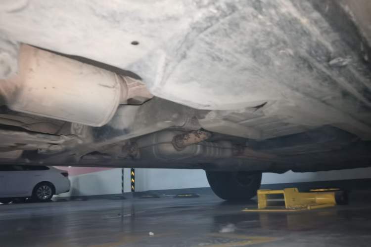 Used Volkswagen Touareg 2011 3.0 TSI Comfort Version Chassis Front Left