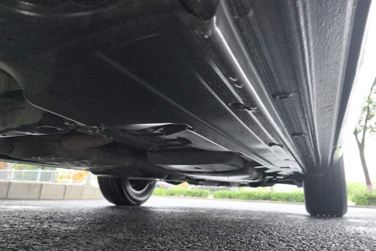 Used Volkswagen Touareg 2011 3.0 TSI Comfort Version Chassis Front Left