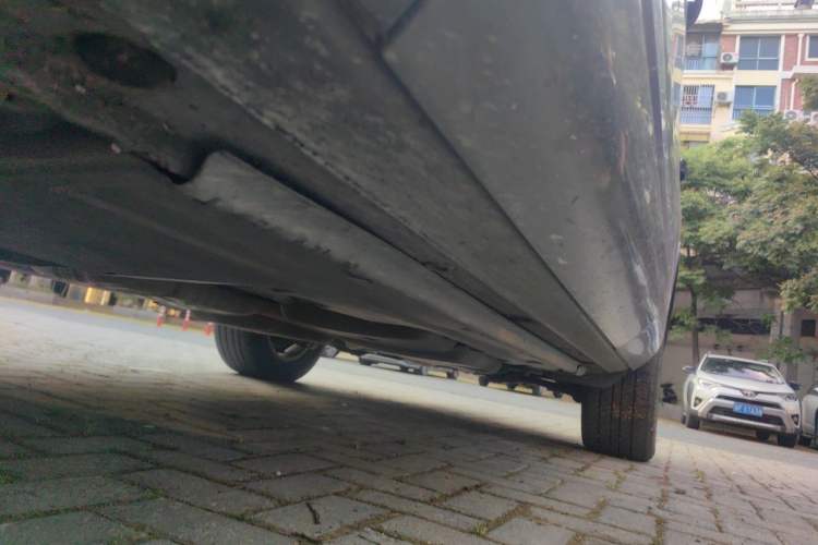 Used Volkswagen Touareg 2011 3.0 TSI Comfort Version Chassis Front Left