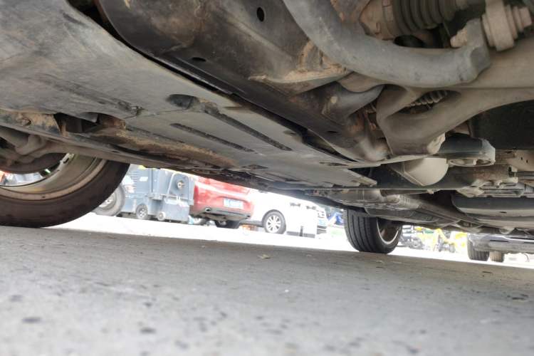 Used Volkswagen Touareg 2011 3.0 TSI Comfort Version Chassis Front Left