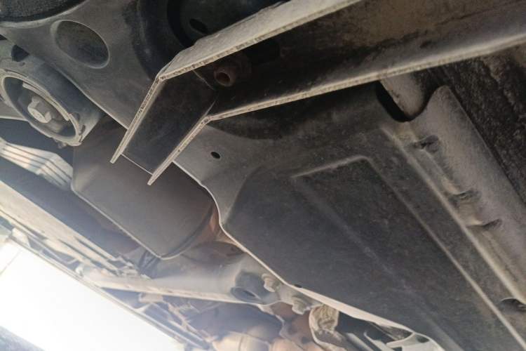 Used Volkswagen Touareg 2011 3.0 TSI Comfort Version Chassis Front Left