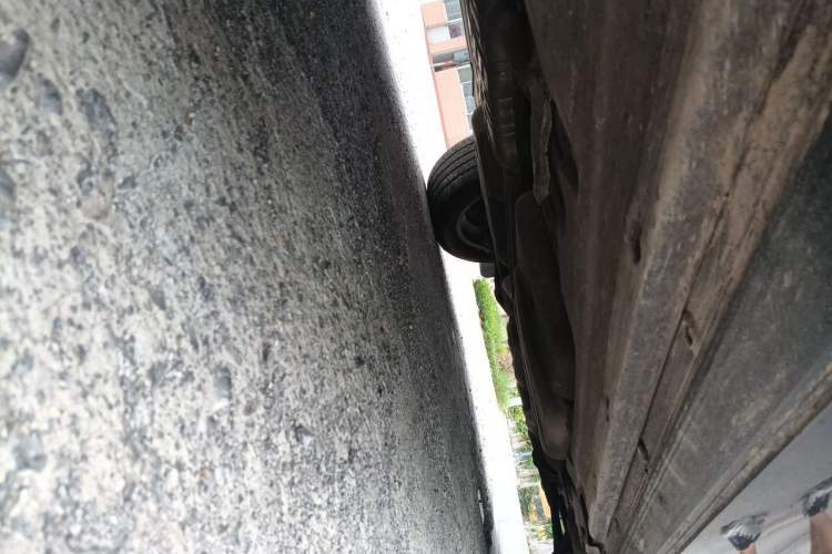 Used Volkswagen Touareg 2011 3.0 TSI Comfort Version Chassis Front Left