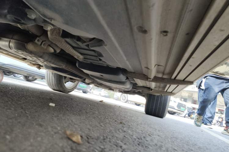 Used Volkswagen Touareg 2011 3.0 TSI Comfort Version Chassis Front Left
