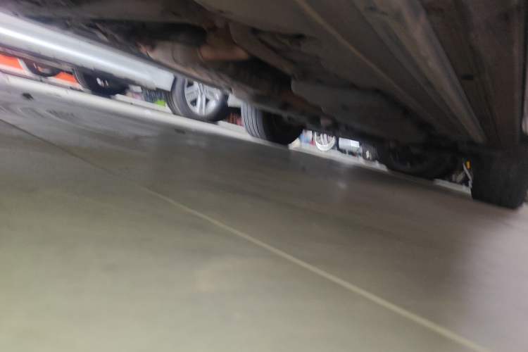 Used Volkswagen Touareg 2011 3.0 TSI Comfort Version Chassis Front Left