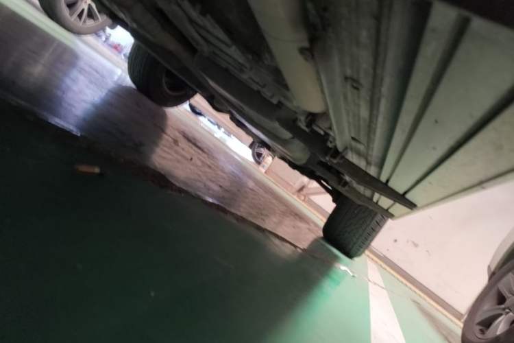 Used Volkswagen Touareg 2011 3.0 TSI Comfort Version Chassis Front Left