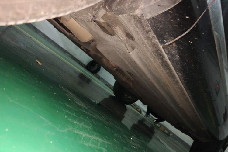 Used Volkswagen Touareg 2011 3.0 TSI Comfort Version Chassis Front Left