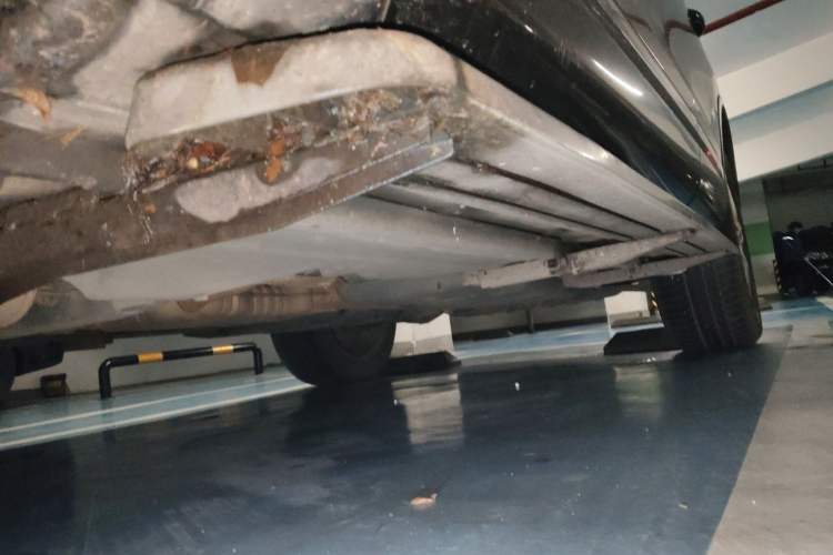 Used Volkswagen Touareg 2011 3.0 TSI Comfort Version Chassis Front Left