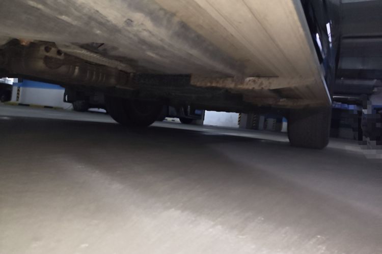 Used Volkswagen Touareg 2011 3.0 TSI Comfort Version Chassis Front Left