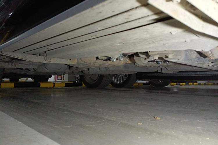 Used Volkswagen Touareg 2011 3.0 TSI Comfort Version Chassis Front Right