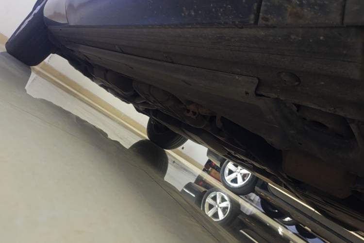 Used Volkswagen Touareg 2011 3.0 TSI Standard Version Chassis Front Right