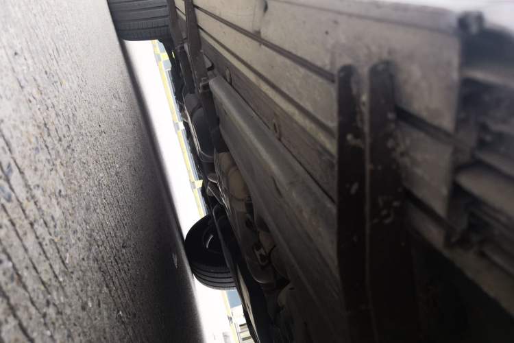 Used Volkswagen Touareg 2011 3.0 TSI Comfort Version Chassis Front Right